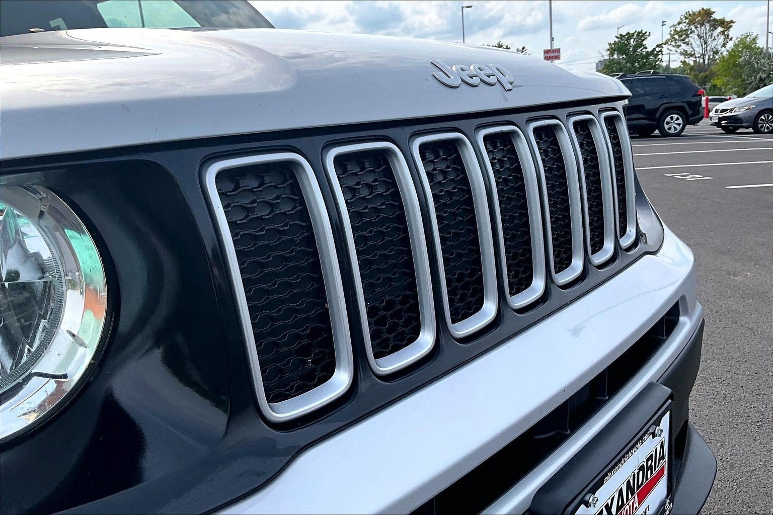 Used 2021 Jeep Renegade Latitude AWD/4WD image 28