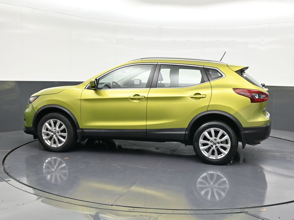 Used 2021 Nissan Rogue Sport SV FWD image 2