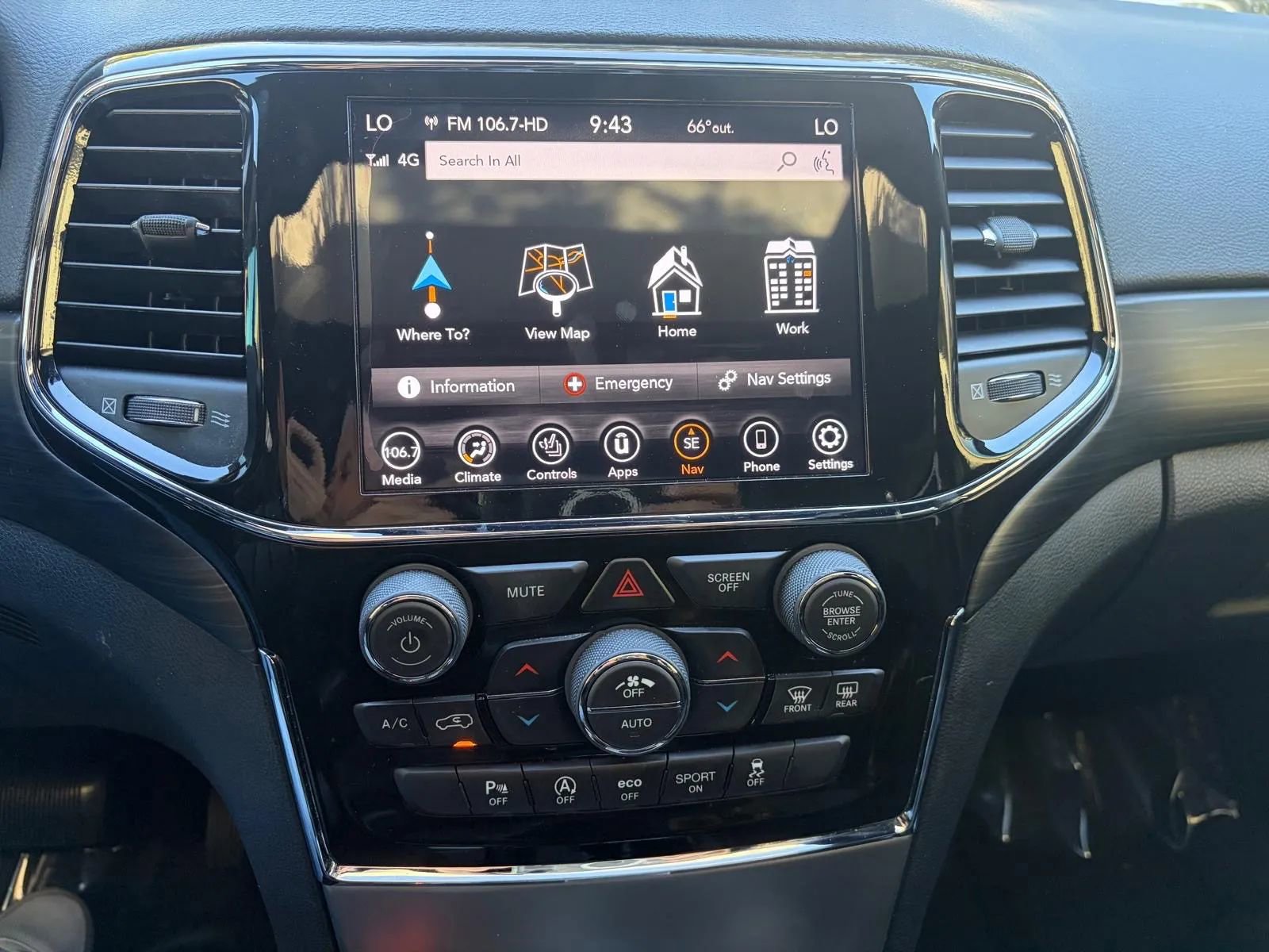 Used 2021 Jeep Grand Cherokee Laredo X image 19