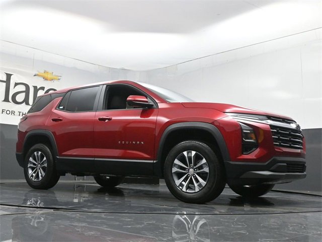 New 2026 Chevrolet Equinox LT image 2