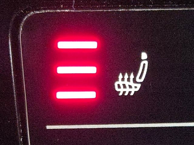 Used 2025 Volkswagen Jetta SE w/ Sunroof Package image 36