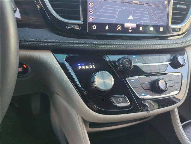 Used 2023 Chrysler Pacifica Limited image 7