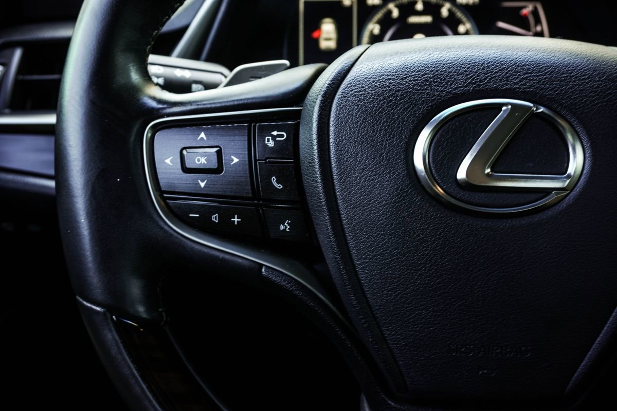 Used 2021 Lexus ES 350 Ultra Luxury w/ Accessory Package image 29