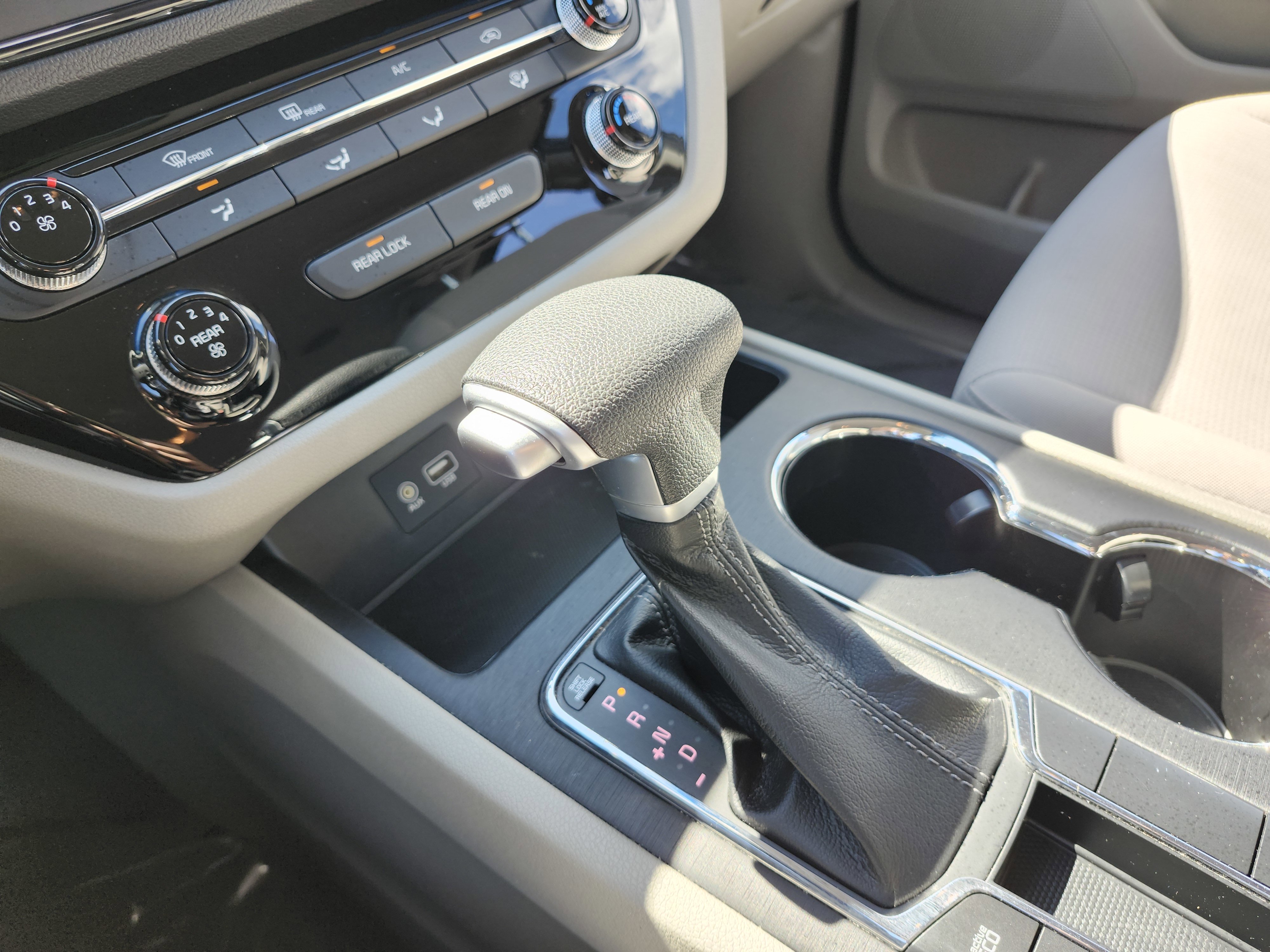 Used 2020 Kia Sedona L FWD image 8