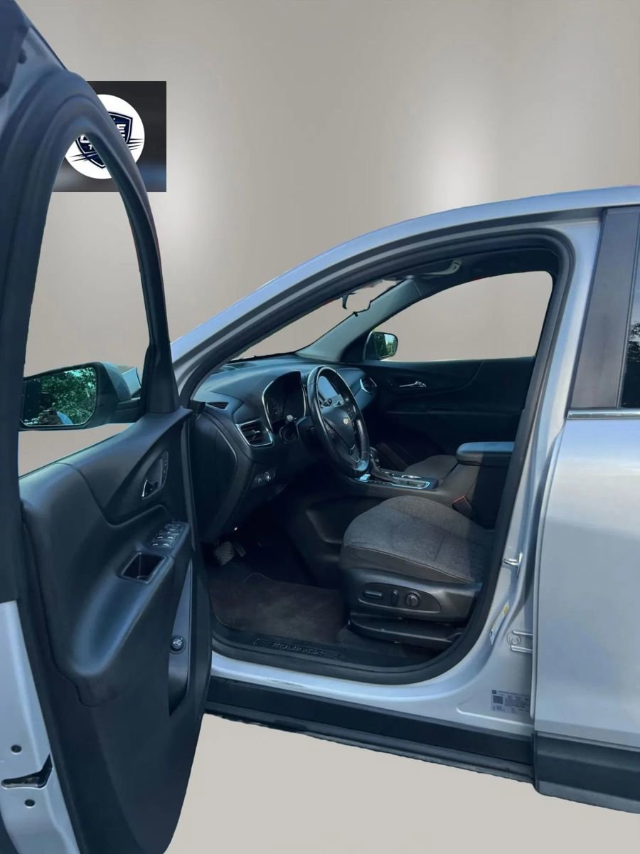 Used 2022 Chevrolet Equinox LT w/ Driver Convenience Package image 10