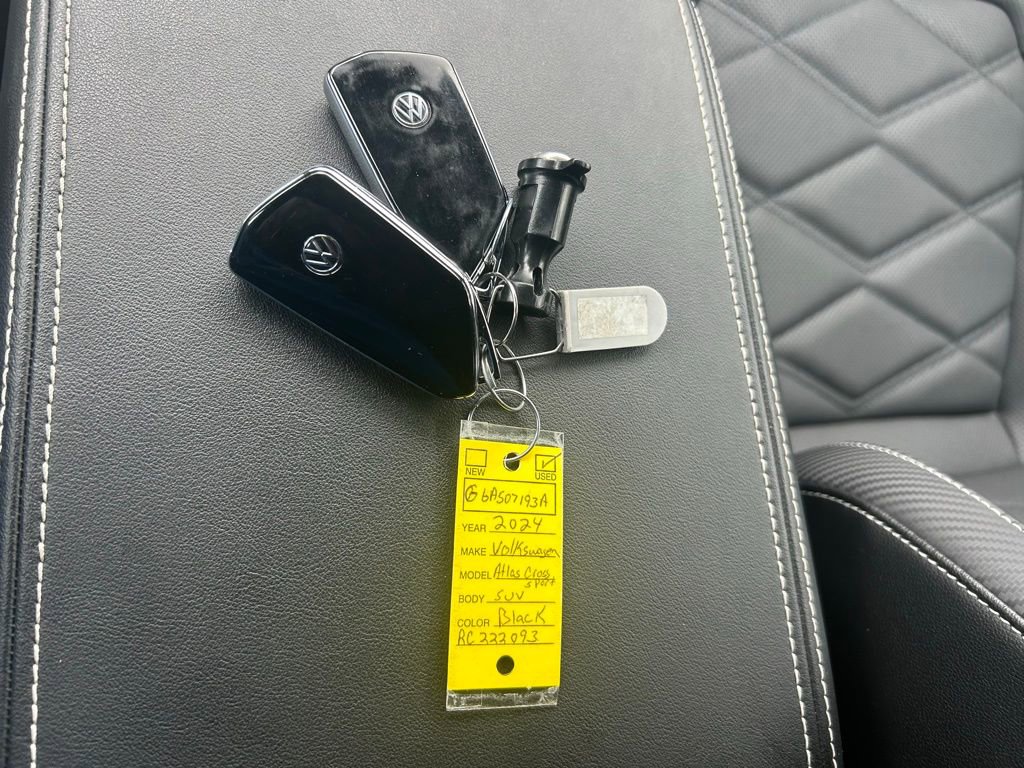 Certified 2024 Volkswagen Atlas Cross Sport SE image 61