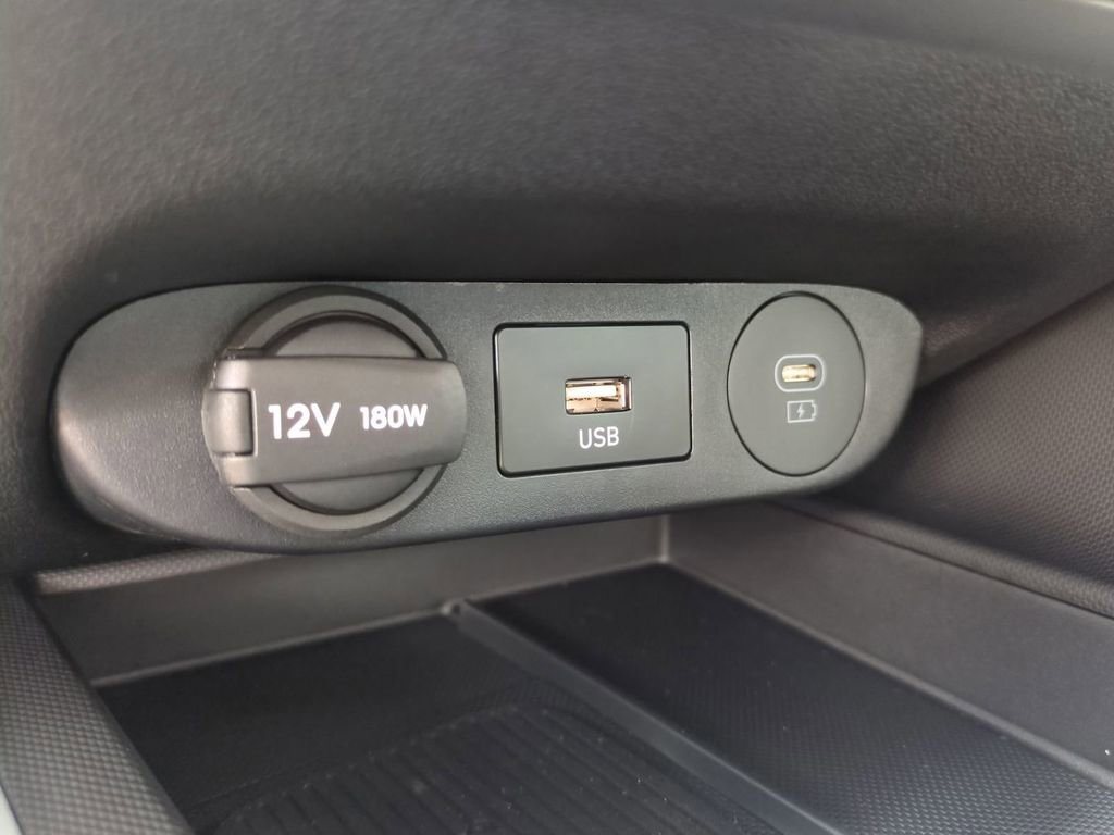 New 2026 Hyundai Elantra Limited image 25