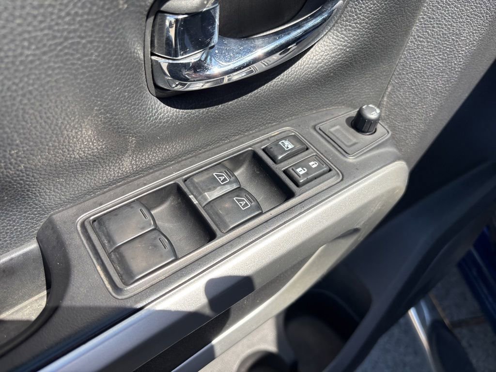 Used 2019 Nissan Titan SV w/ SV Convenience Package AWD/4WD image 15