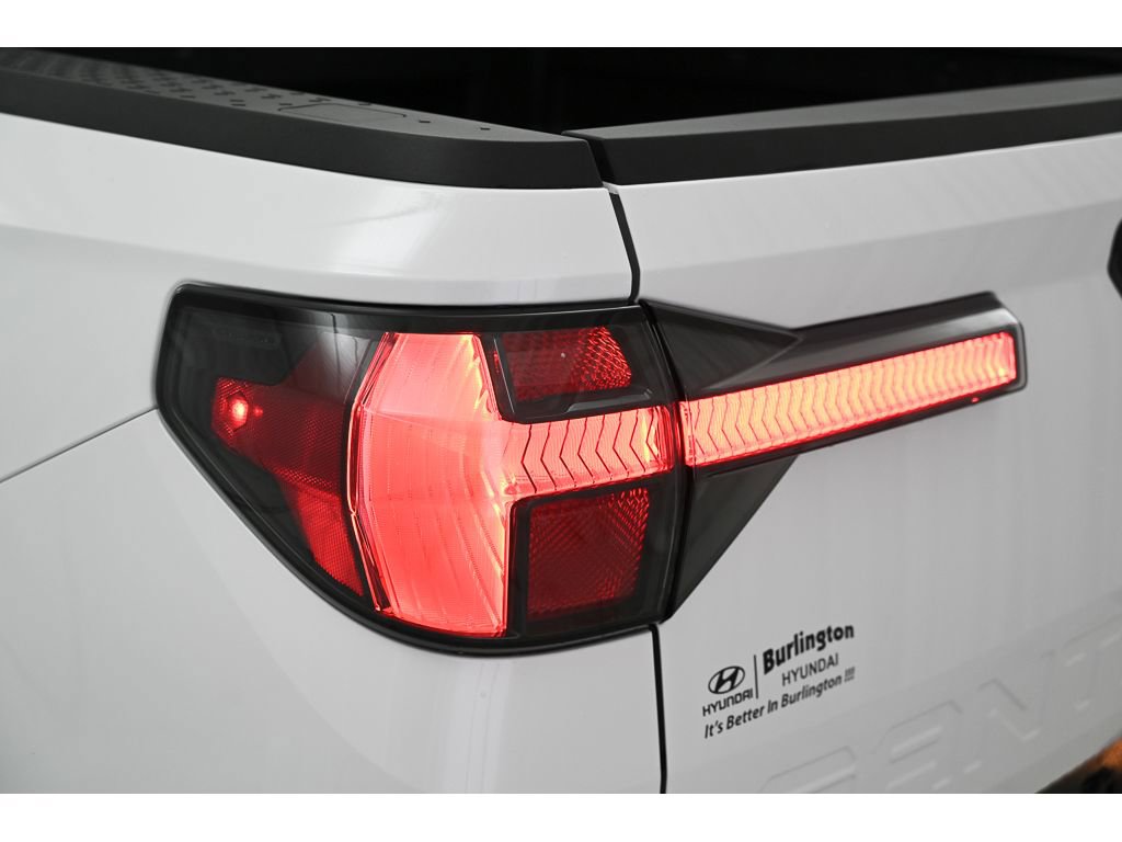 Used 2025 Hyundai Santa Cruz SE image 23