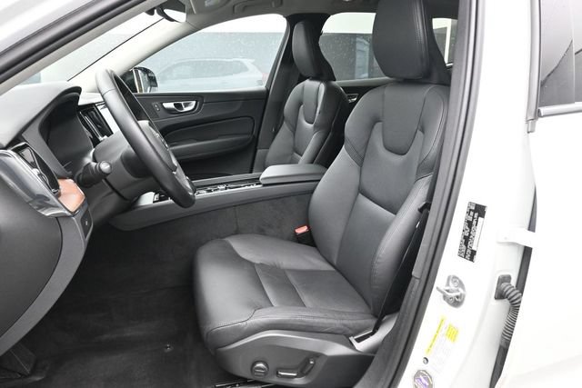 Used 2024 Volvo XC60 B5 Plus w/ Protection Package Premier AWD/4WD image 10