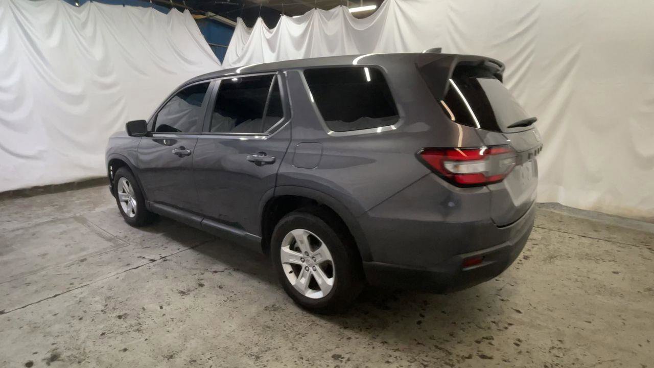Used 2023 Honda Pilot LX image 6