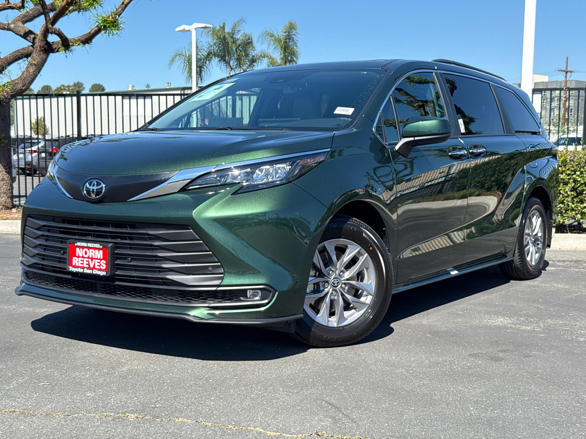 Certified 2026 Toyota Sienna XLE image 2