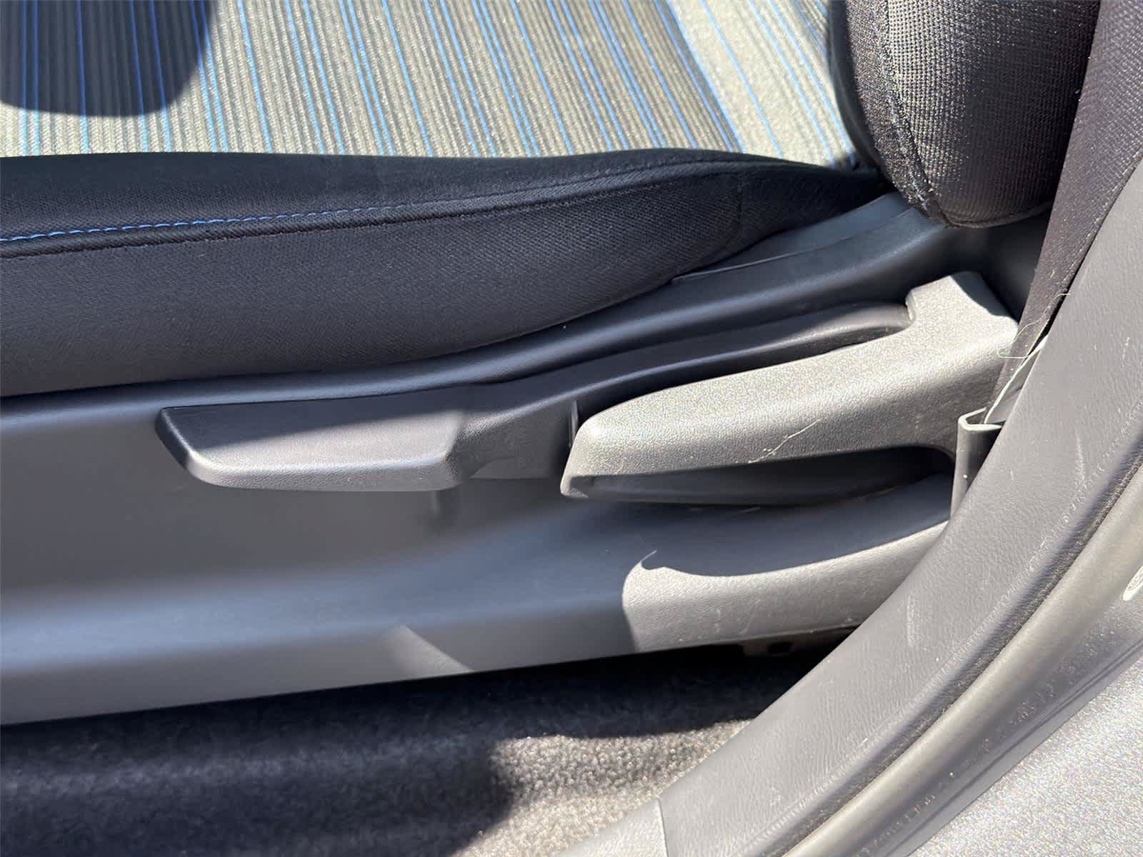 Used 2025 Nissan Leaf S FWD image 23