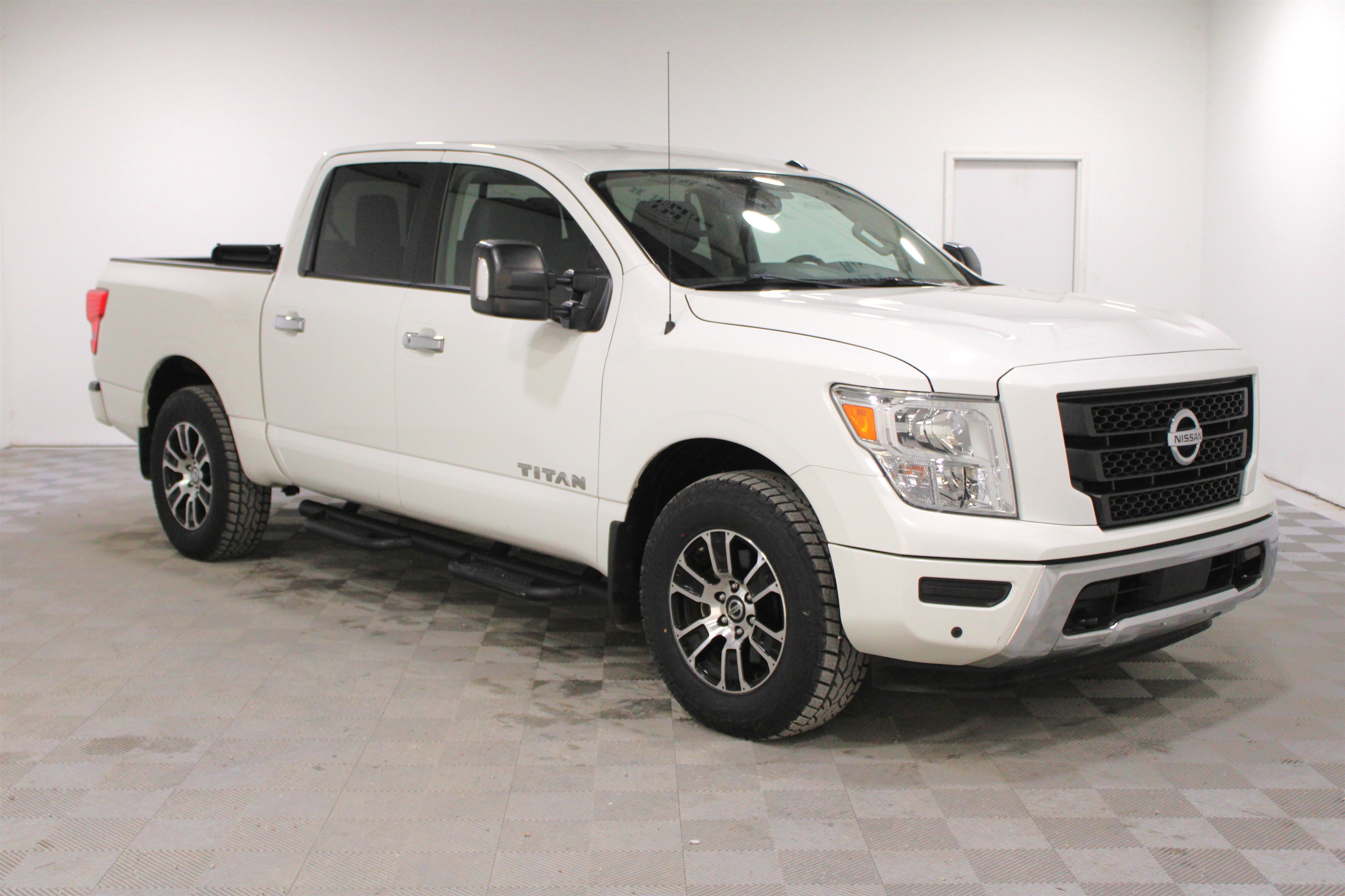 Used 2021 Nissan Titan SV w/ SV Convenience Package
