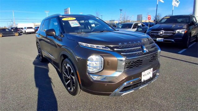 Used 2022 Mitsubishi Outlander SEL image 2
