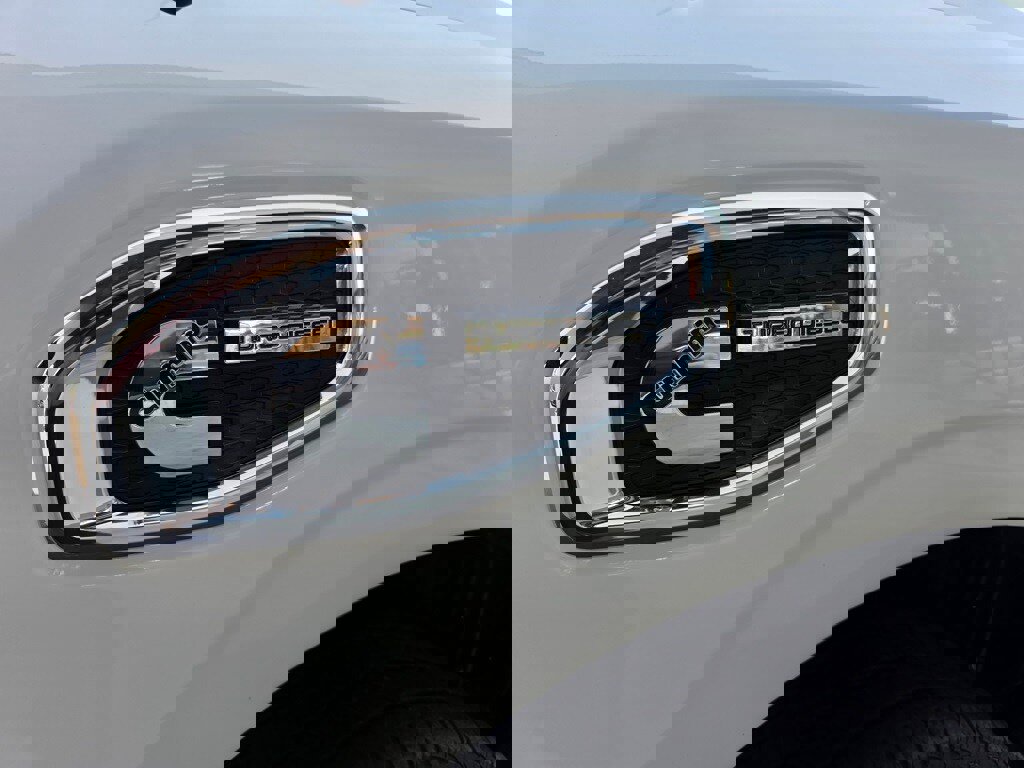 Used 2019 Nissan Titan SV w/ SV Convenience Package image 25