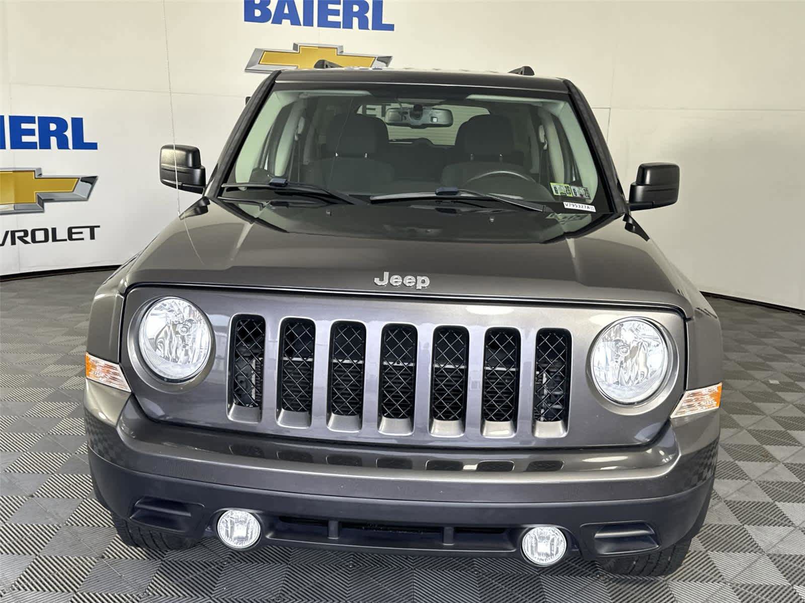 Used 2016 Jeep Patriot Latitude AWD/4WD image 8