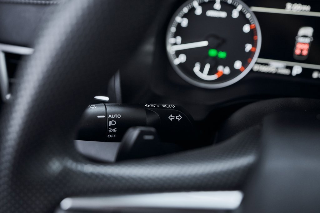 Used 2025 Mitsubishi Outlander ES image 44