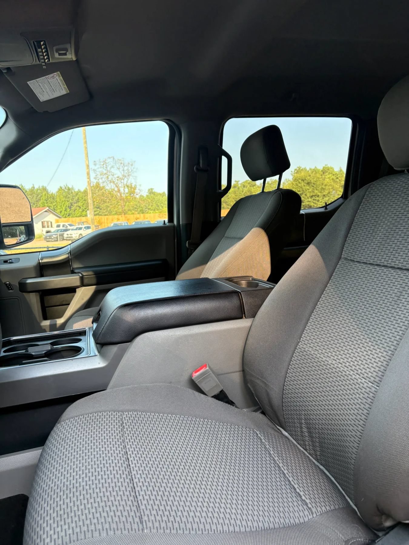 Used 2018 Ford F250 XLT w/ XLT Premium Package AWD/4WD image 19