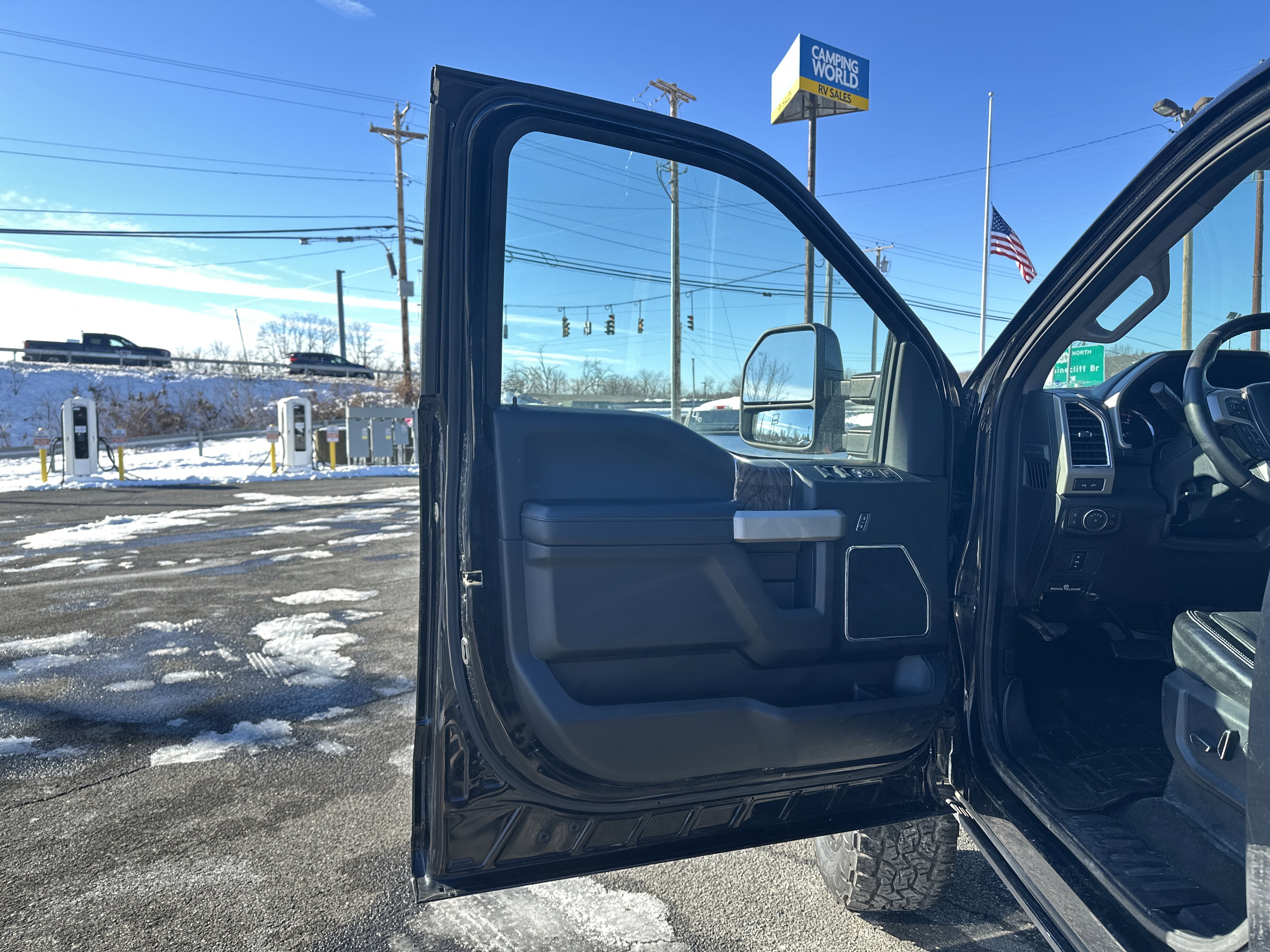 Used 2018 Ford F250 Lariat image 11