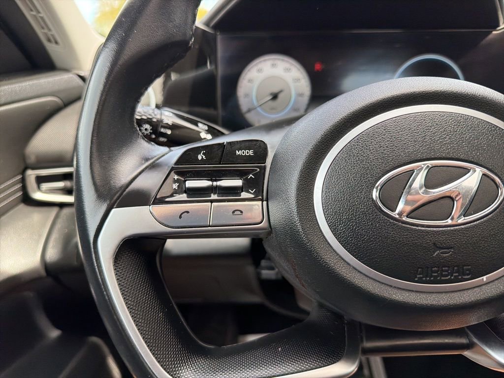 Used 2022 Hyundai Elantra Limited FWD image 31