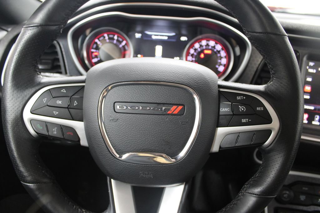 Used 2016 Dodge Challenger R/T Scat Pack w/ Leather Interior Group image 28