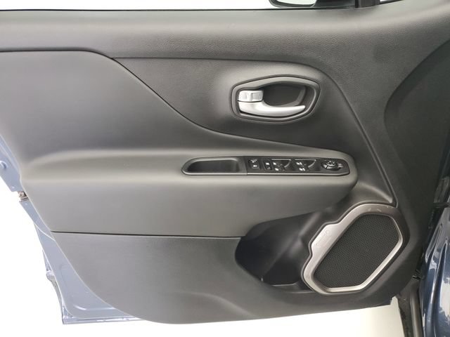 Used 2023 Jeep Renegade Latitude AWD/4WD image 19