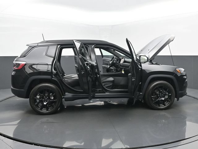 New 2025 Jeep Compass Latitude w/ Sun & Sound Group AWD/4WD image 57