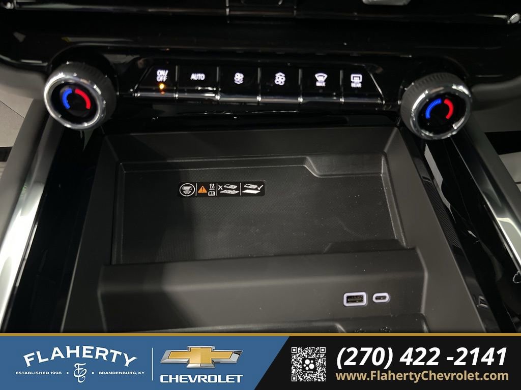 Used 2025 Chevrolet Tahoe Z71 w/ Comfort Package image 30