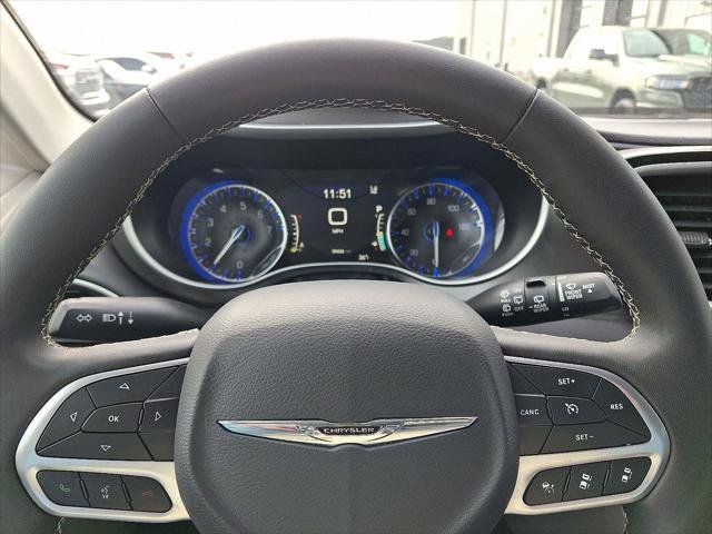 Certified 2024 Chrysler Pacifica Touring-L image 20