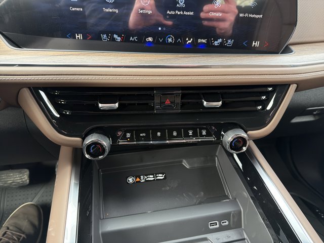 New 2026 Chevrolet Tahoe High Country w/ Sun And Tow Package image 19