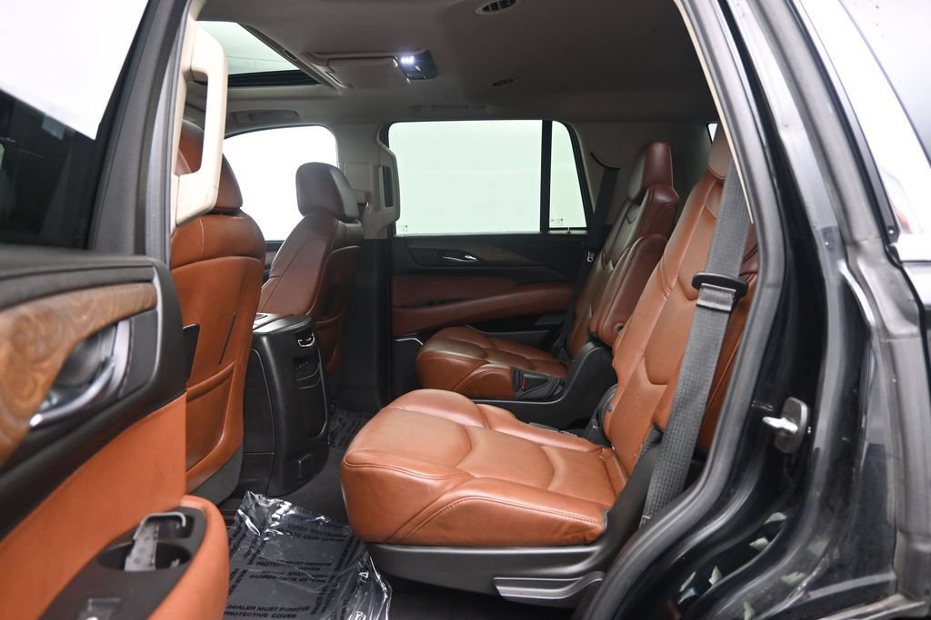 Used 2018 Cadillac Escalade Premium Luxury AWD/4WD image 25