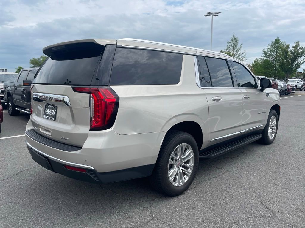 Used 2021 GMC Yukon XL SLT w/ SLT Premium Package image 8