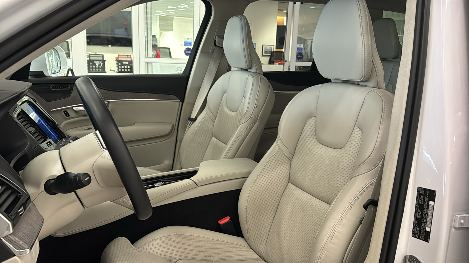 Used 2023 Volvo XC90 B6 Ultimate w/ Lounge Package AWD/4WD image 23