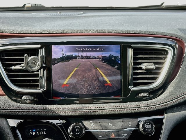 Used 2020 Chrysler Pacifica Limited FWD image 14