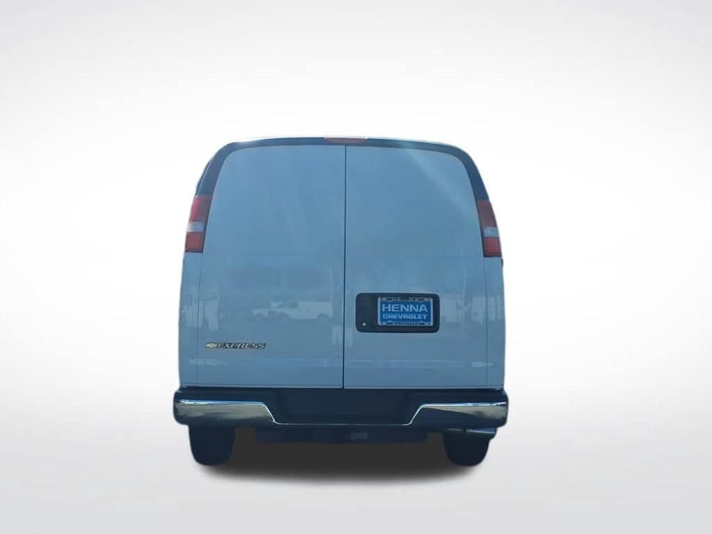 New 2026 Chevrolet Express 2500 w/ Driver Convenience Package RWD image 4