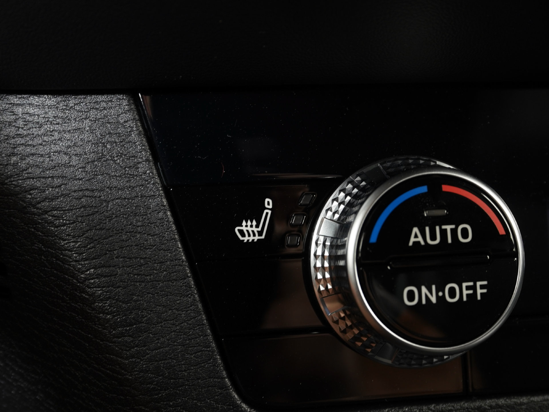 New 2026 Mitsubishi Outlander LE FWD image 15