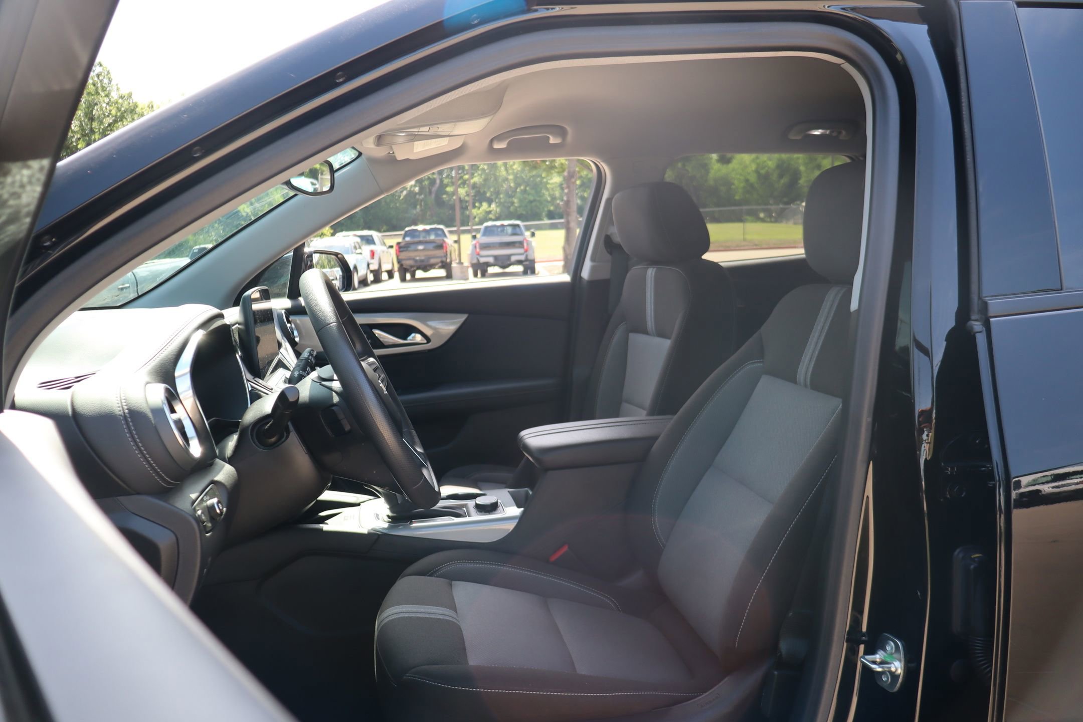 Used 2024 Chevrolet Blazer LT w/ Convenience Package FWD image 10
