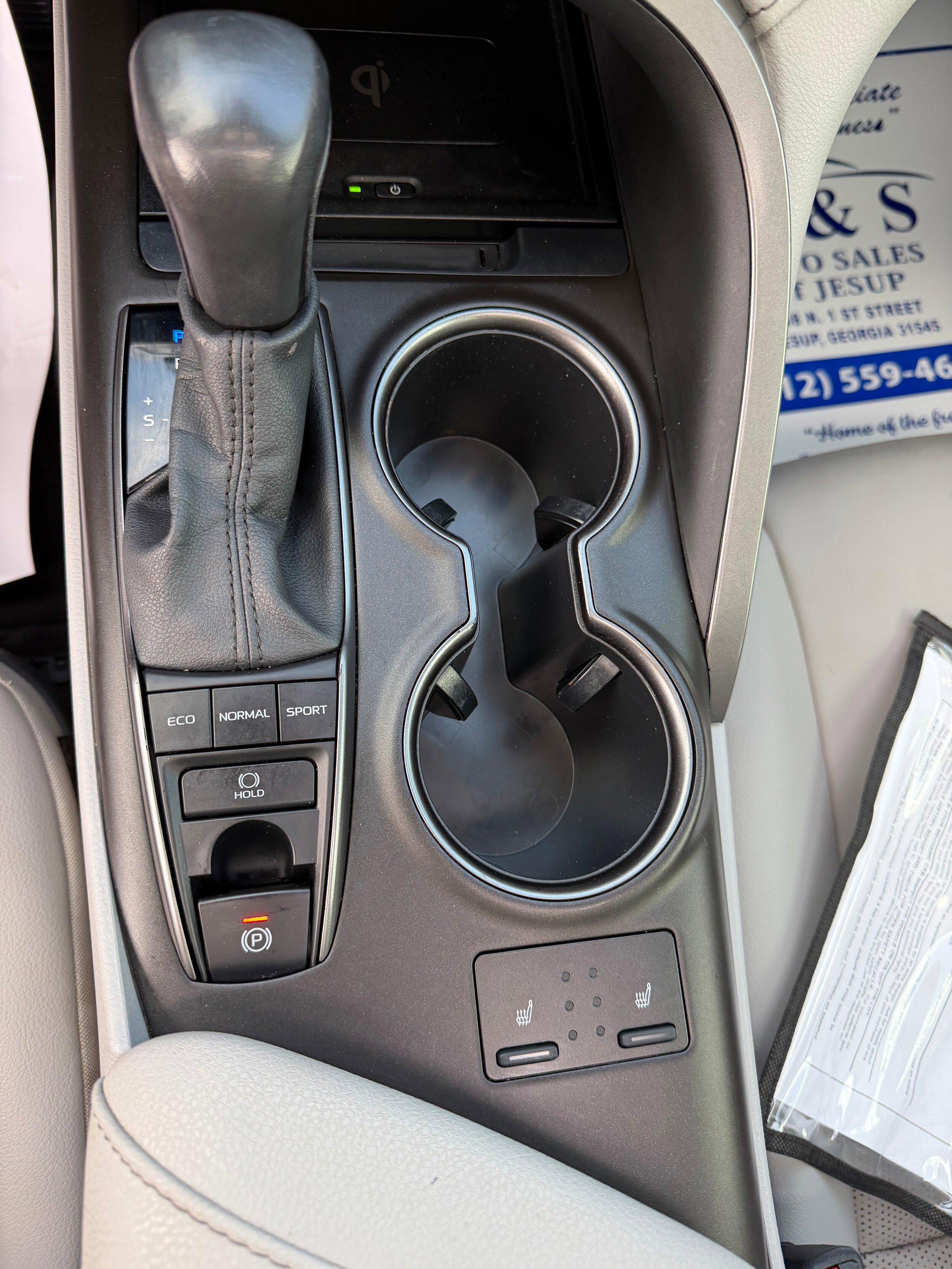 Used 2021 Toyota Camry XSE FWD image 17