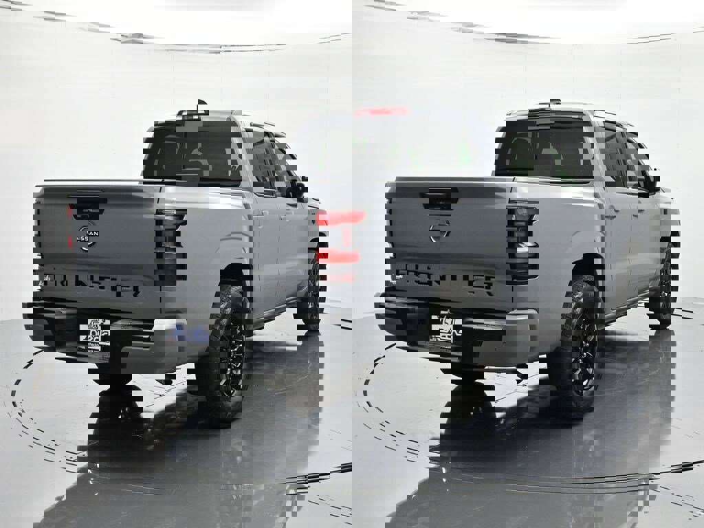 New 2026 Nissan Frontier SV image 5