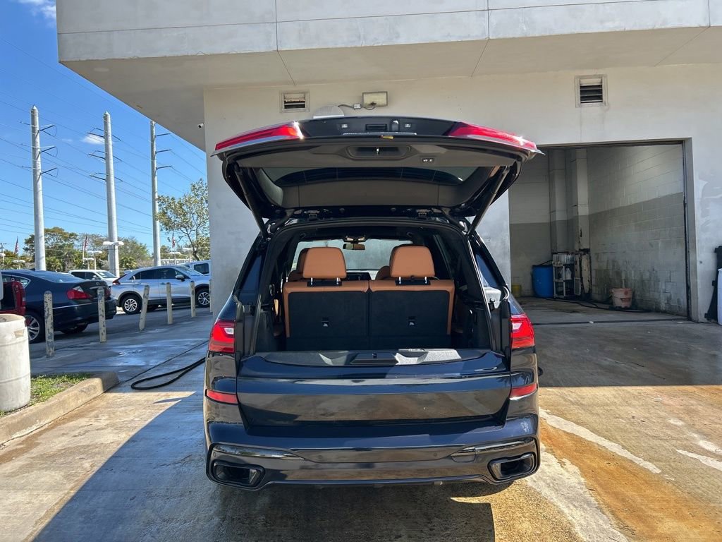 Used 2021 BMW X7 xDrive40i w/ M Sport Package image 29
