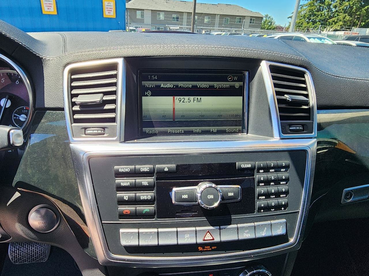 Used 2016 Mercedes-Benz GL 550 4MATIC image 20