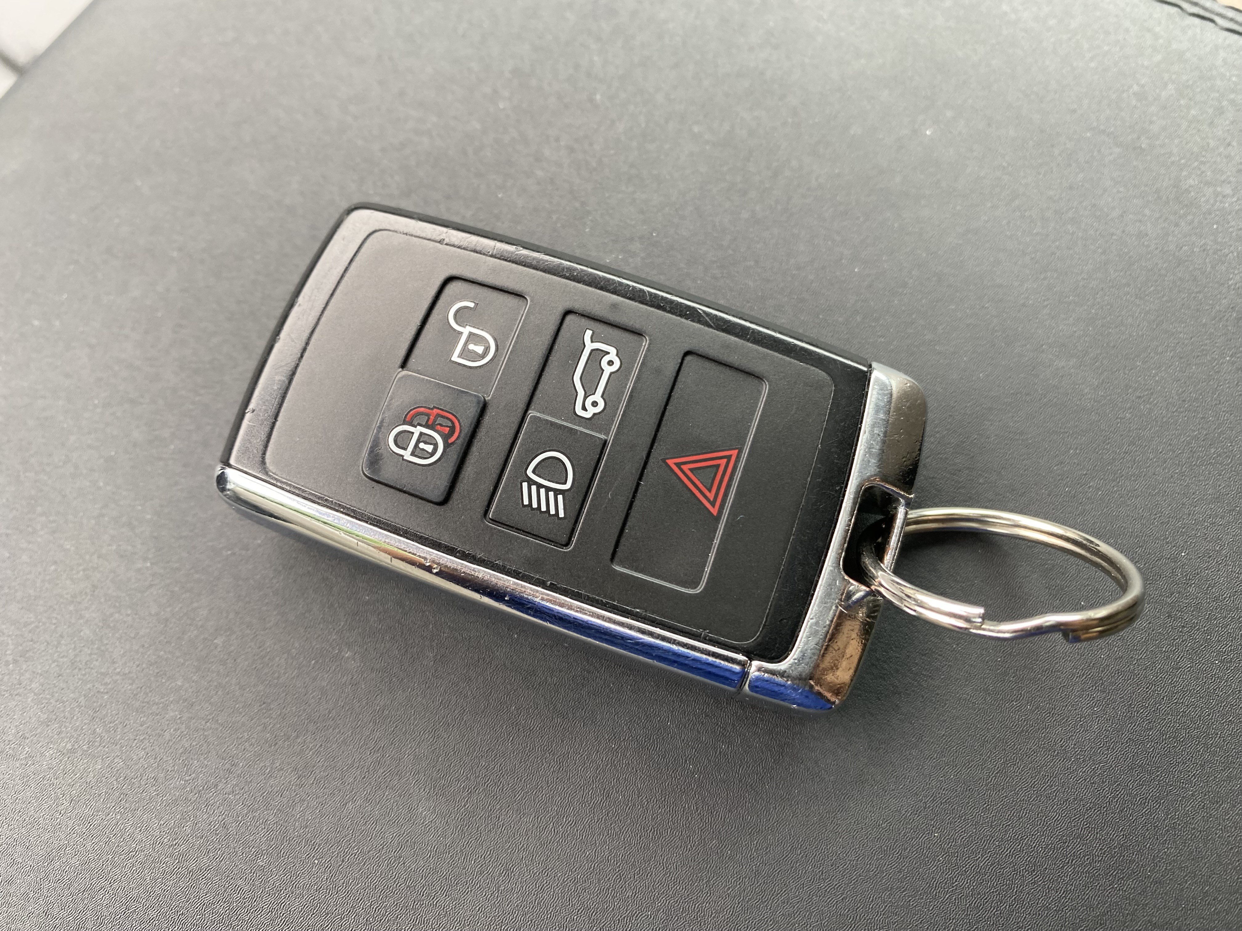 Used 2018 Land Rover Discovery HSE AWD/4WD image 36