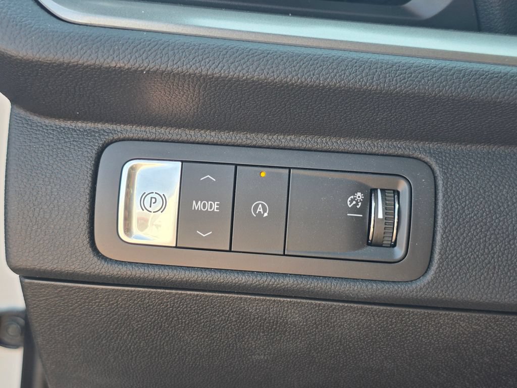 Used 2026 Chevrolet Traverse LT w/ Midnight/Sport Edition FWD image 26