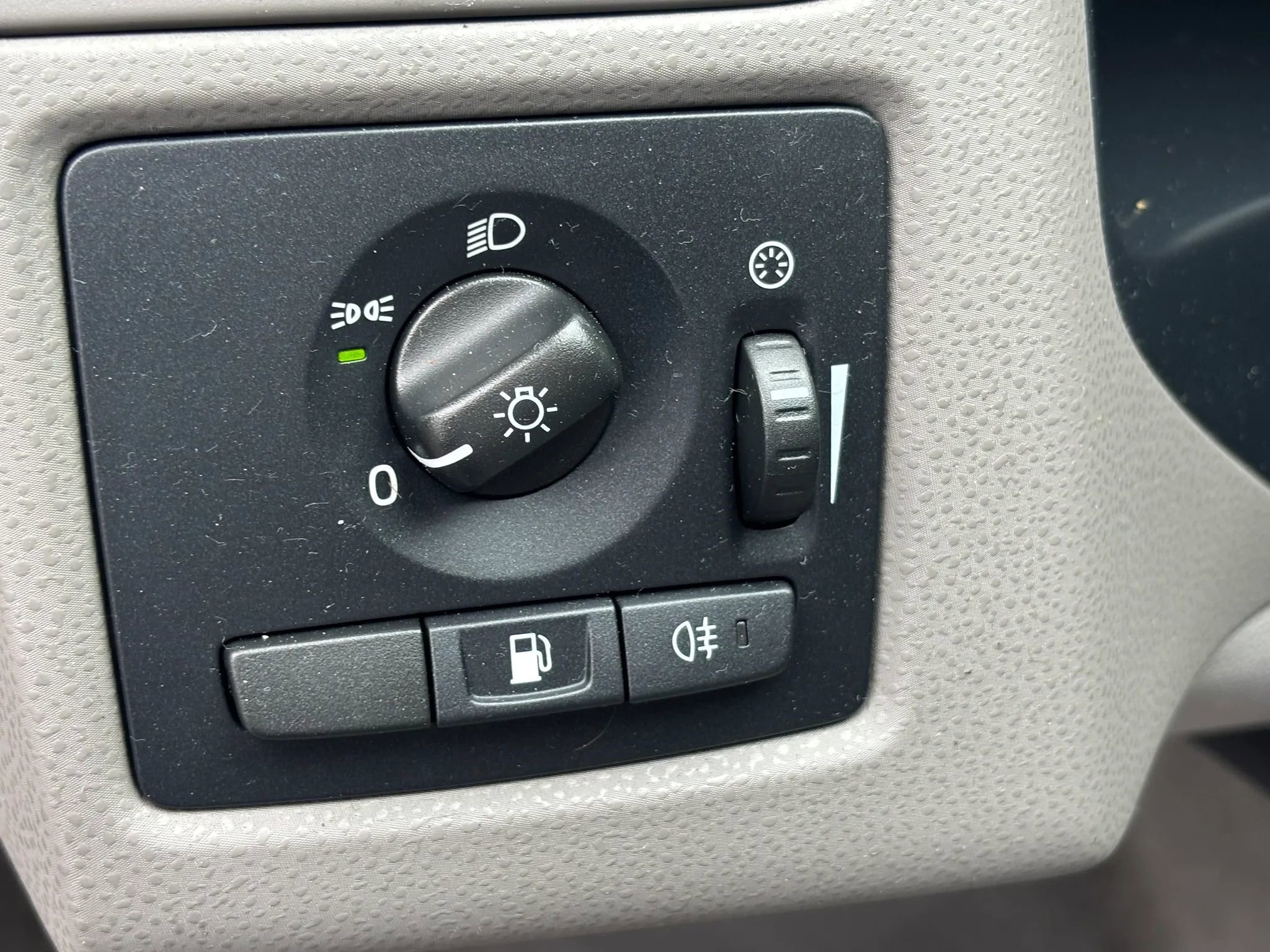 Used 2006 Volvo V50 2.4i FWD image 35