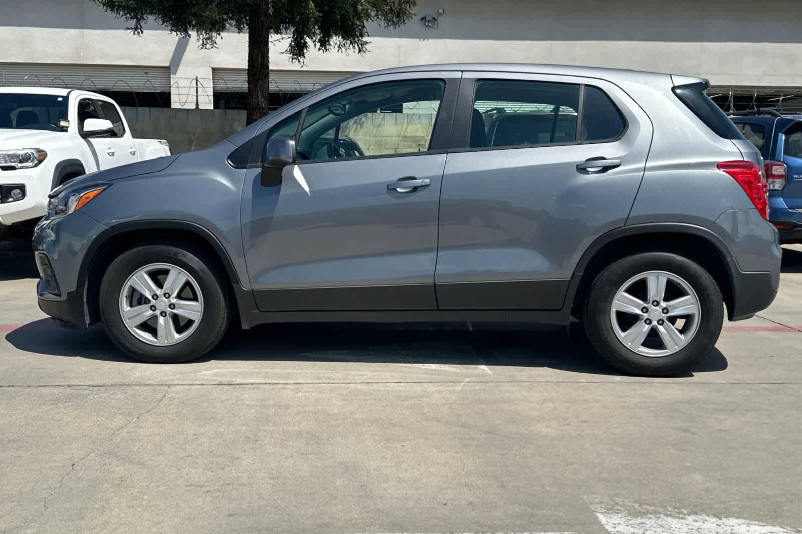 Used 2020 Chevrolet Trax LS FWD image 6