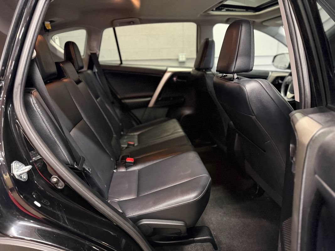 Used 2015 Toyota RAV4 Limited AWD/4WD image 24