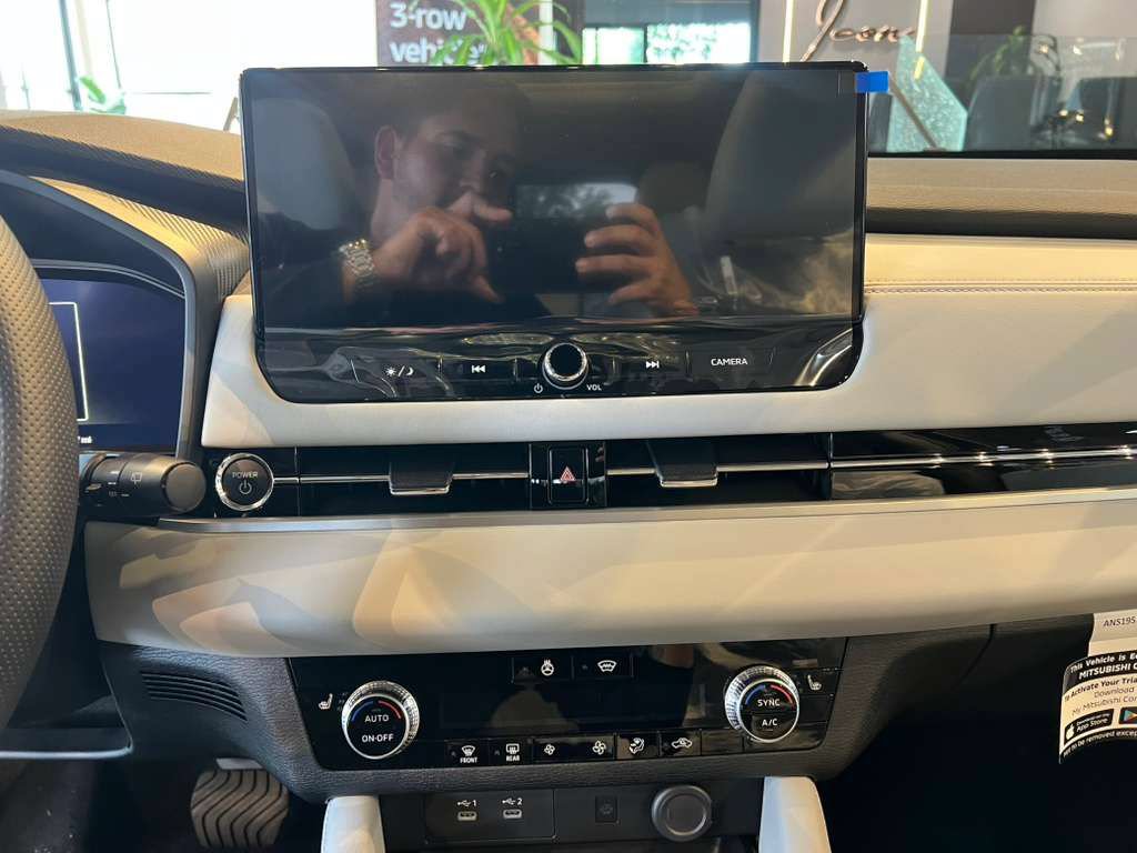 New 2026 Mitsubishi Outlander SE AWD/4WD image 12