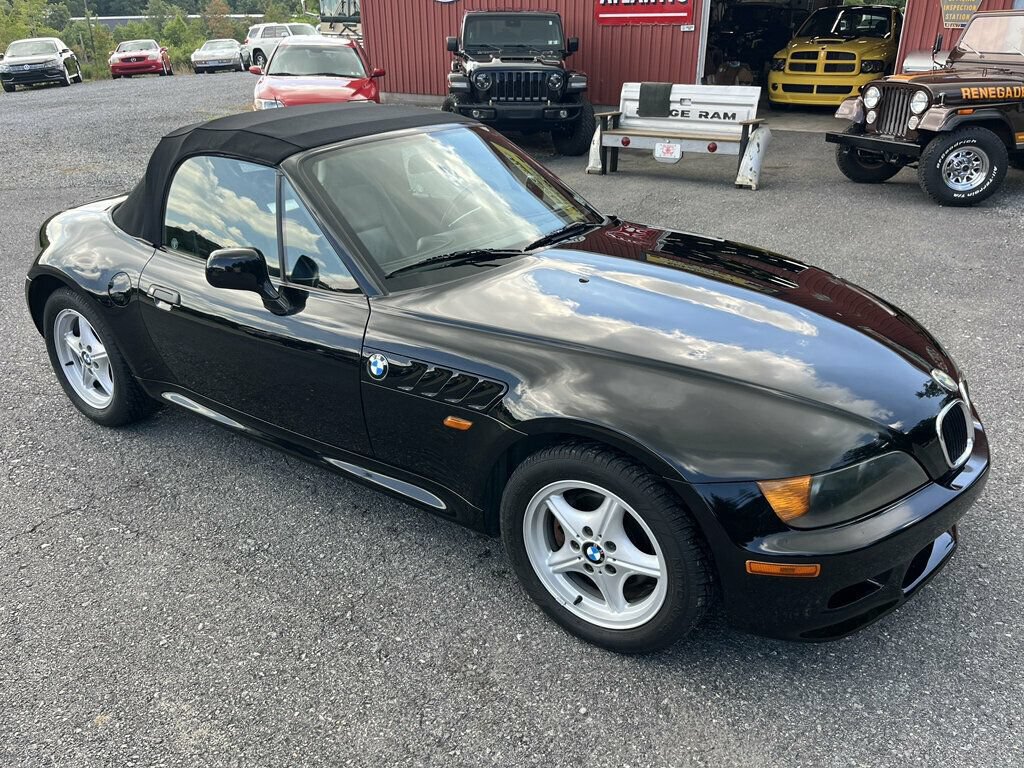 Used 1999 BMW Z3 2.5i RWD image 2