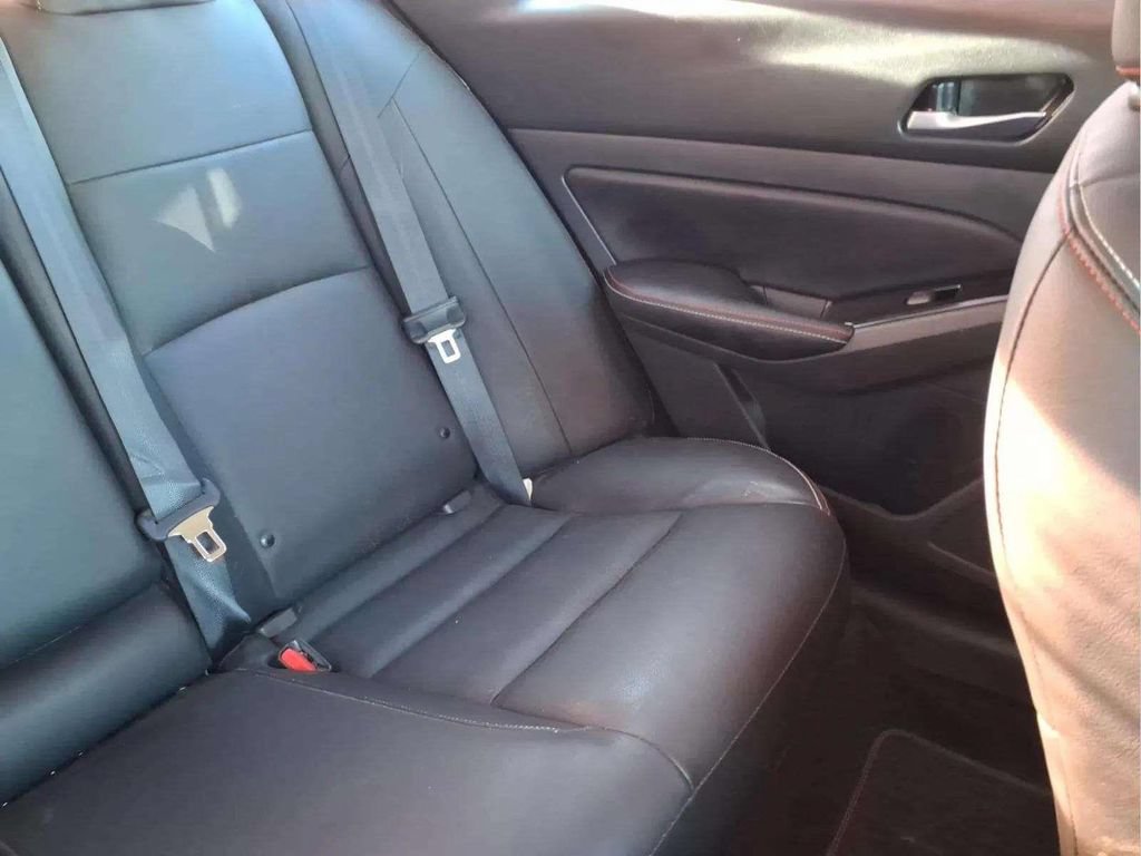 Used 2024 Nissan Altima 2.0 SR FWD image 17